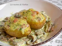 Photo de la Recette: Pommes de Terre Farcies au Lard et Reblochon, Champignons à la Crème