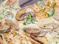 Photo de la Recette: Poulet aux Champignons avec une Sauce Crémeuse à L’ail et au Parmesan