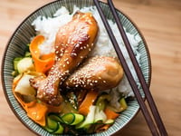 Photo de la Recette: Poulet Bon à s’en Lécher les Doigts et Rubans de Légumes