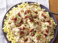 Photo de la Recette: Poulet en Sauce avec Bacon et Oignon à la Mijoteuse