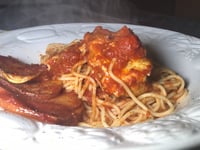 Photo de la Recette: Poulet Farci au Fromage sur Spaghetti Sauce à la Viande