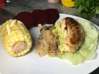 Photo de la Recette: Poulet Farci de Guacamole et D'oignons Caramélisés