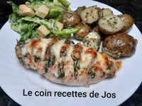 Photo de la Recette: POULET HASSELBACK AUX ÉPINARDS ET FROMAGE À LA CRÈME