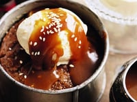 Photo de la Recette: Puddings aux Dattes et Caramel Beurre Salé au Sésame