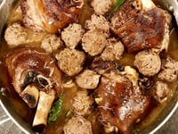 Photo de la Recette: RAGOÛT DE BOULETTES ET DE PATTES DE PORC