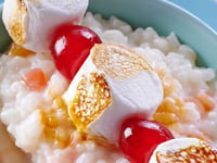 Photo de la Recette: Riz au Lait et Chamalows Grillés, Comme des Brochettes de Saint-Jacques au Risotto