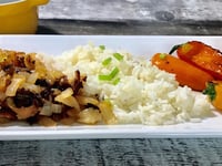 Photo de la Recette: Riz au Poulet, Oignons Caramélisées et Poivrons