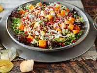 Photo de la Recette: Salade aux Légumes-feuilles aux Lentilles et à la Courge D’hiver Rôtie