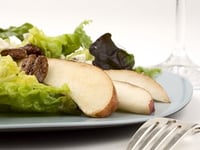 Photo de la Recette: Salade aux Poires, Pacanes et Parmesan