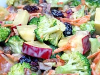 Photo de la Recette: Salade Crémeuse de Pommes et Brocoli