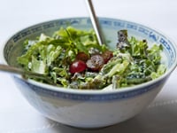 Photo de la Recette: Salade d'été aux Raisins et Menthe Fraîche