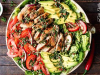 Photo de la Recette: Salade D'avocat au Poulet Chimichurri Grillé