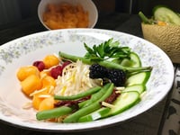 Photo de la Recette: Salade de Chop Suey Fruits et Sauce aux Framboises