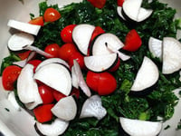 Photo de la Recette: Salade de Chou Kale au Radis Noir et aux Tomates Cerises