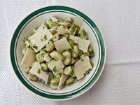 Photo de la Recette: SALADE DE FÈVES ET PECORINO