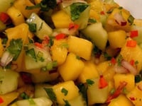 Photo de la Recette: Salade de Mangues et Concombres en Sauce Salsa
