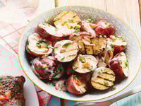 Photo de la Recette: Salade de Pommes de Terre Grillées et Vinaigrette au Yogourt et à L’oignon Vert