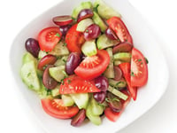 Photo de la Recette: Salade de Tomates avec Concombres et Raisins