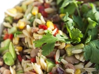 Photo de la Recette: SALADE D'ORZO ET LÉGUMINEUSES À LA SUD-AMÉRICAINE