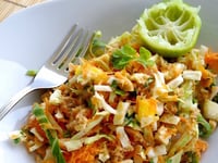 Photo de la Recette: Salade Thaïe au Poulet Grillé, Mangue et Cacahuètes