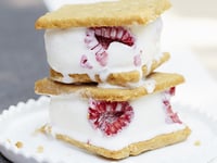 Photo de la Recette: Sandwich à la Crème Glacée aux Framboises