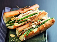 Photo de la Recette: Sandwich Poulet, Haricots Verts, Amandes