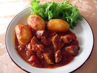 Photo de la Recette: Sauté de Porc Sauce Tomate et Pommes de Terre