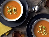 Photo de la Recette: Soupe à la Citrouille Garnie de Pommes et de Noix