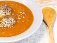 Photo de la Recette: Soupe à L’oignon et à la Tomate et Boulettes à L’anis