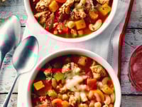 Photo de la Recette: SOUPE AU POULET HACHÉ, À LA COURGE ET AUX POIS CHICHES