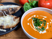 Photo de la Recette: Soupe aux Tomates et Tartines Gratinées