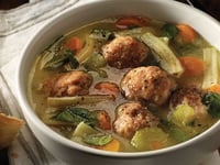 Photo de la Recette: Soupe Copieuse aux Boulettes de Poulet et Nouilles