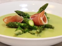 Photo de la Recette: SOUPE D'ASPERGES, MOZZARELLA ET COPEAUX DE JAMBON