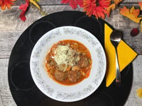 Photo de la Recette: Soupe Repas Boulettes de Boeuf et Oignons Caramélisées