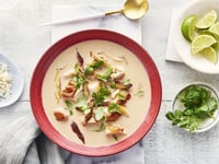 Photo de la Recette: Soupe Thaïe au Poulet Classique (Tom Kha Gai)