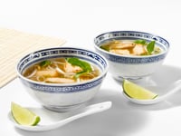 Photo de la Recette: Soupe Tonkinoise aux Poitrines de Poulet Tranchées