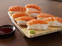 Photo de la Recette: SUSHIS AU SAUMON