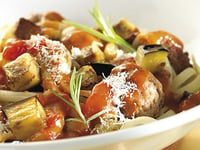 Photo de la Recette: TAGLIATELLES AUX BOULETTES DE VIANDE ÉPICÉES ET AUX AUBERGINES