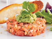 Photo de la Recette: Tartare de Saumon Épicé et Guacamole