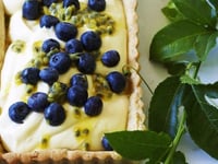 Photo de la Recette: Tarte Citron-passion aux Myrtilles