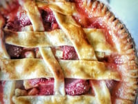 Photo de la Recette: Tarte Rustique Fraise & Rhubarbe