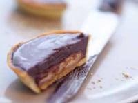 Photo de la Recette: Tartelettes Choco-Banane au Confit D'amandes