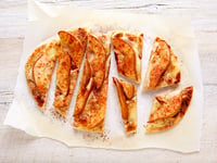 Photo de la Recette: Tartes de Pain Naan aux Poires et au Fromage