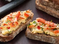 Photo de la Recette: Tartine de Pain de Seigle au Crabe et Parfums Exotiques