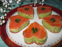 Photo de la Recette: Tendres Petits Coeurs de Saumon Fumé au Guacamole