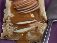 Photo de la Recette: Terrine de Crêpes aux Pommes, au Caramel et au Beurre Salé