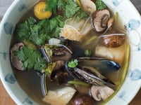 Photo de la Recette: TOM YUM AU POISSON & AUX MOULES