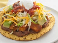 Photo de la Recette: TOSTADAS AU POULET ET AU FROMAGE