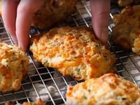 Photo de la Recette: Un Biscuit Salé Jambon Fromage Cheddar et Crème Sure