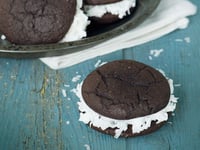 Photo de la Recette: WHOOPIES AU COCO STYLE BOUNTY